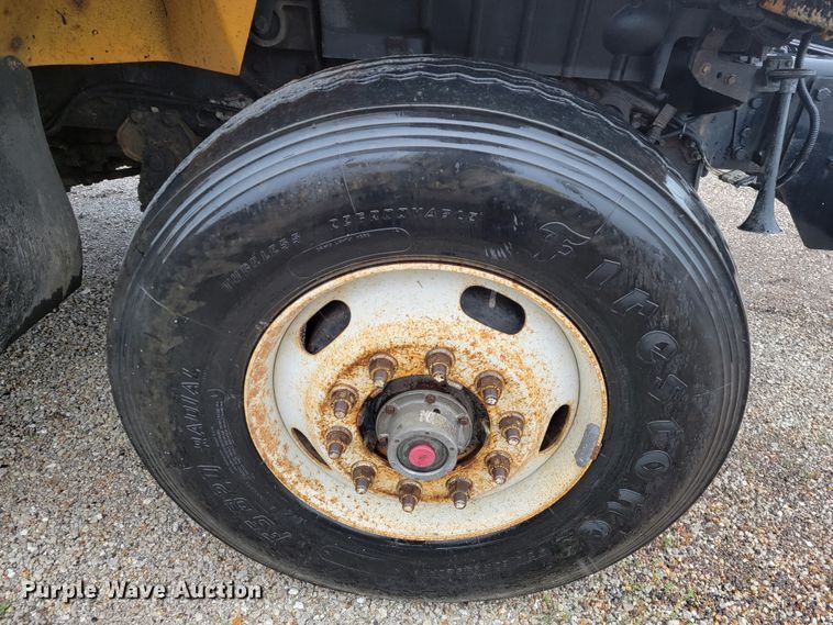 image for item JL9642 2010 International WorkStar 7500  dump truck