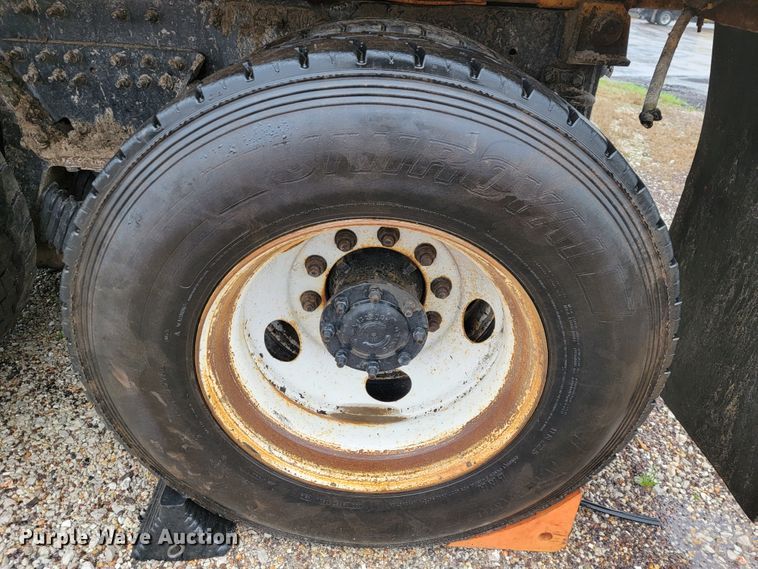 image for item JL9642 2010 International WorkStar 7500  dump truck