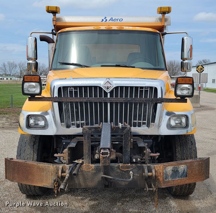 image for item JL9645 2006 International 7400  dump truck