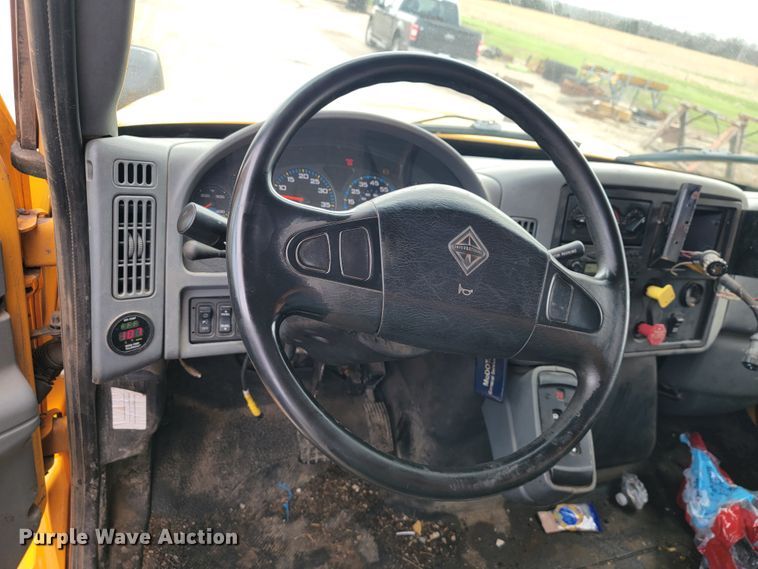 image for item JL9645 2006 International 7400  dump truck