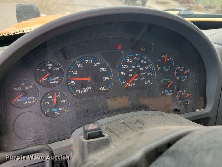 image for item JL9645 2006 International 7400  dump truck