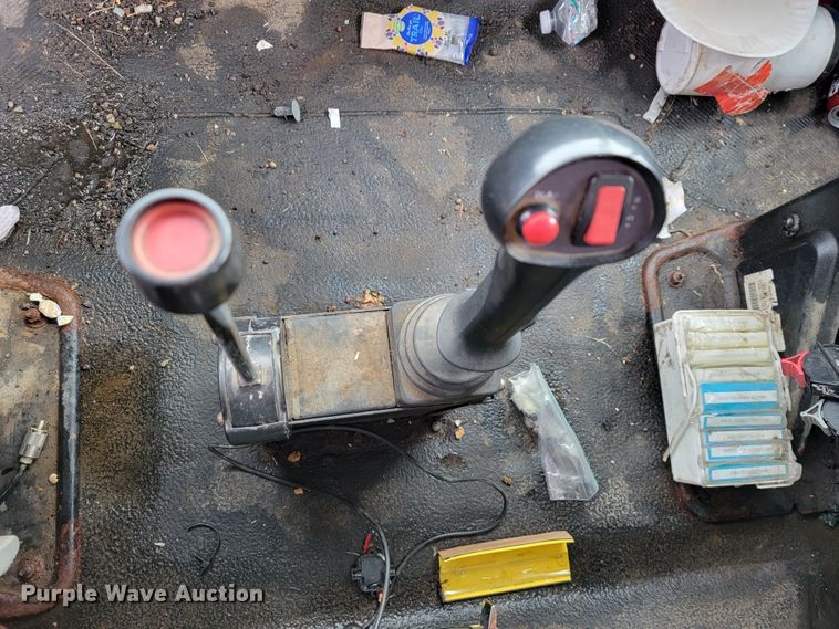 image for item JL9645 2006 International 7400  dump truck