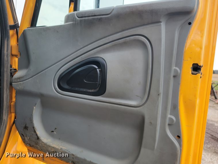 image for item JL9645 2006 International 7400  dump truck