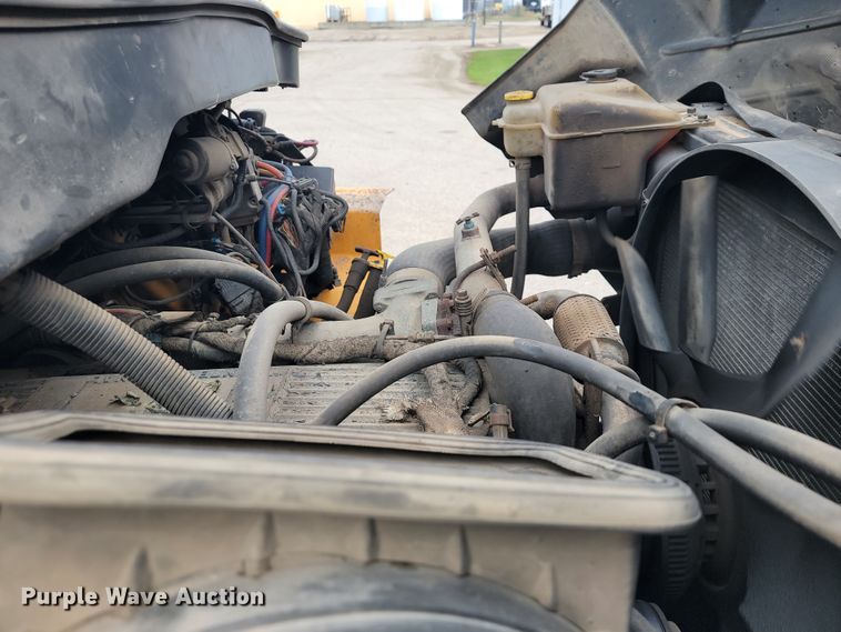 image for item JL9645 2006 International 7400  dump truck