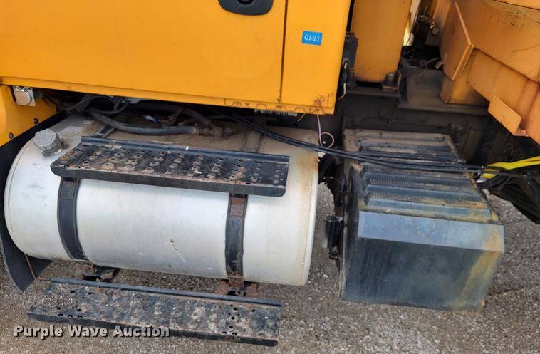 image for item JL9645 2006 International 7400  dump truck