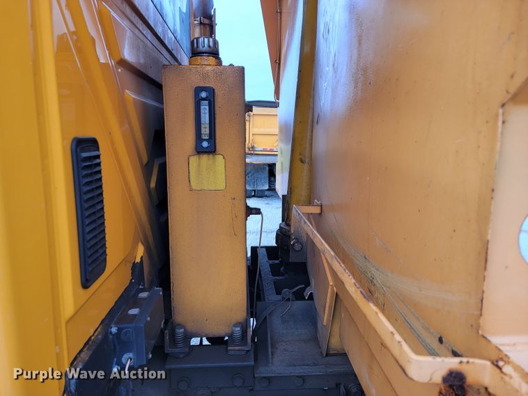 image for item JL9645 2006 International 7400  dump truck