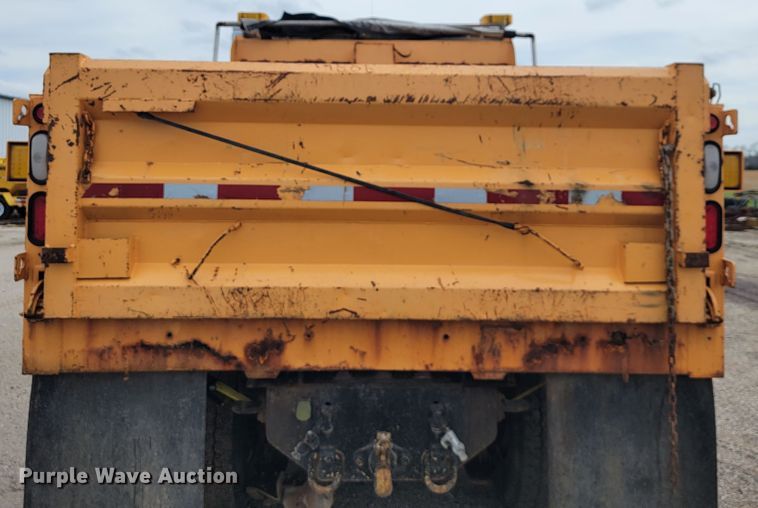 image for item JL9645 2006 International 7400  dump truck