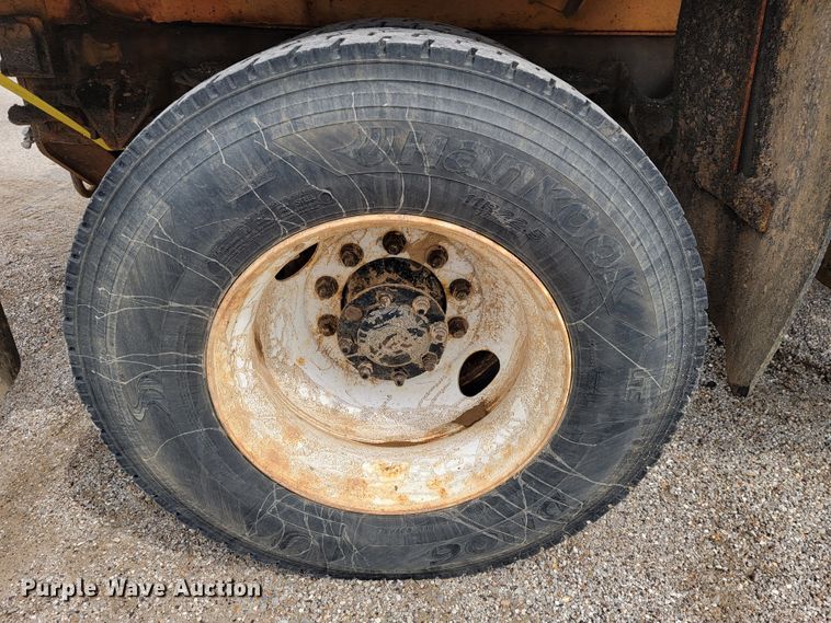 image for item JL9645 2006 International 7400  dump truck