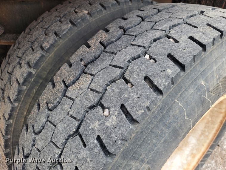 image for item JL9645 2006 International 7400  dump truck