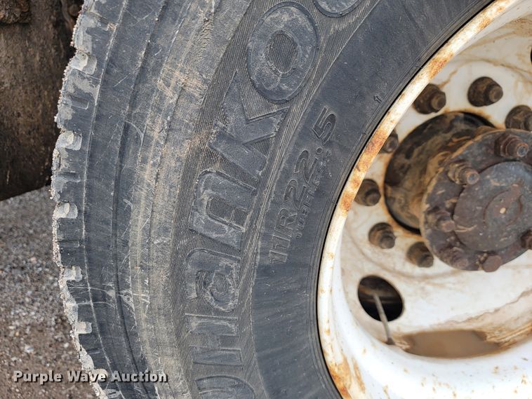 image for item JL9645 2006 International 7400  dump truck