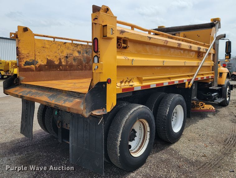 image for item JL9646 2007 International 7400  dump truck