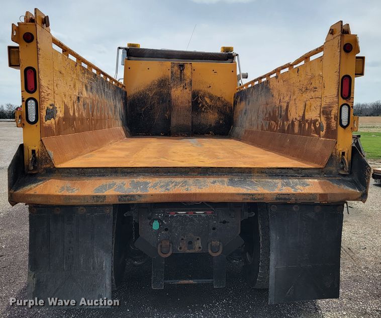 image for item JL9646 2007 International 7400  dump truck