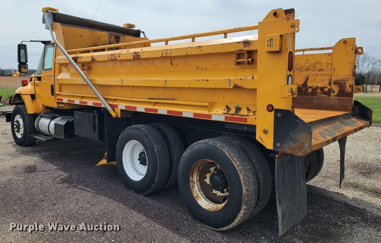 image for item JL9646 2007 International 7400  dump truck