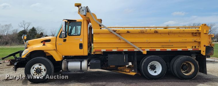 image for item JL9646 2007 International 7400  dump truck