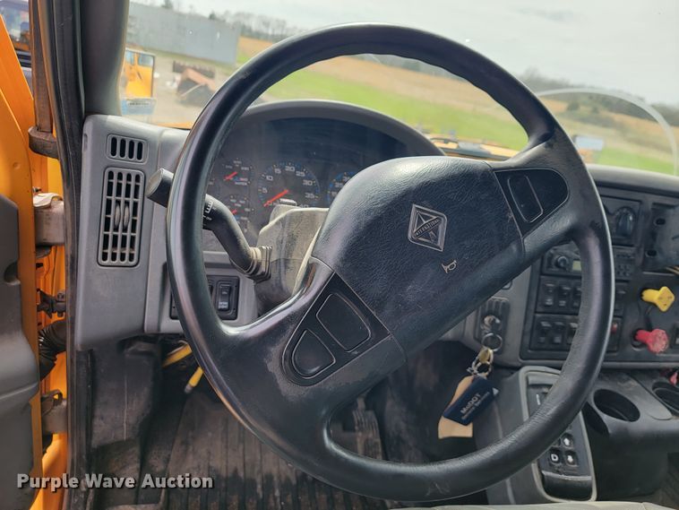 image for item JL9646 2007 International 7400  dump truck