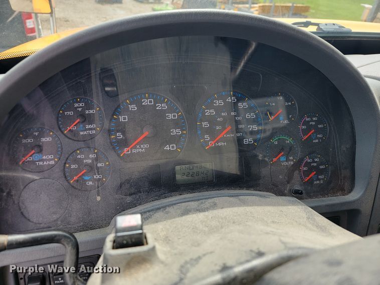 image for item JL9646 2007 International 7400  dump truck