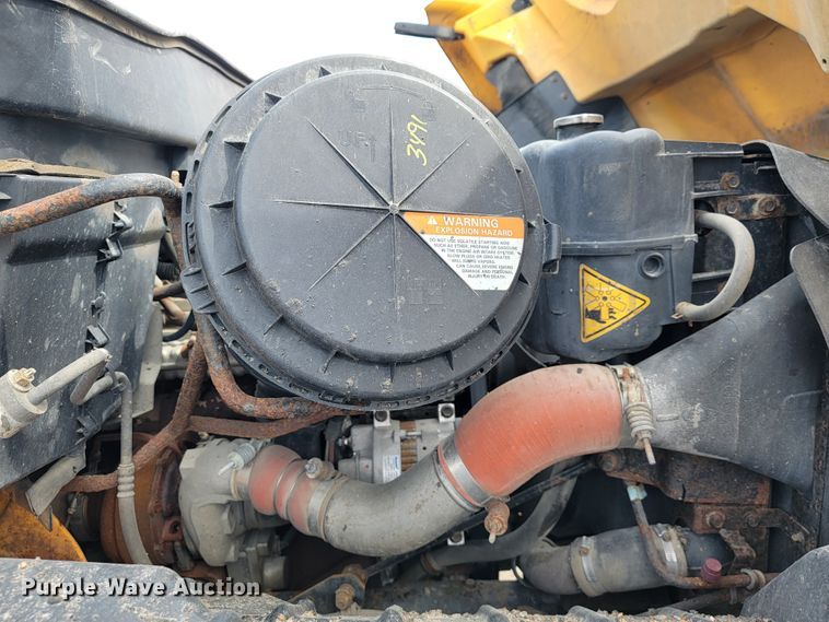 image for item JL9646 2007 International 7400  dump truck