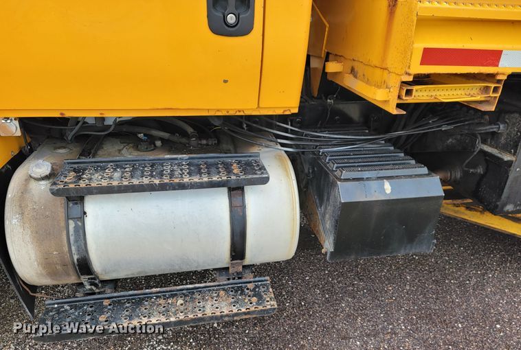 image for item JL9646 2007 International 7400  dump truck