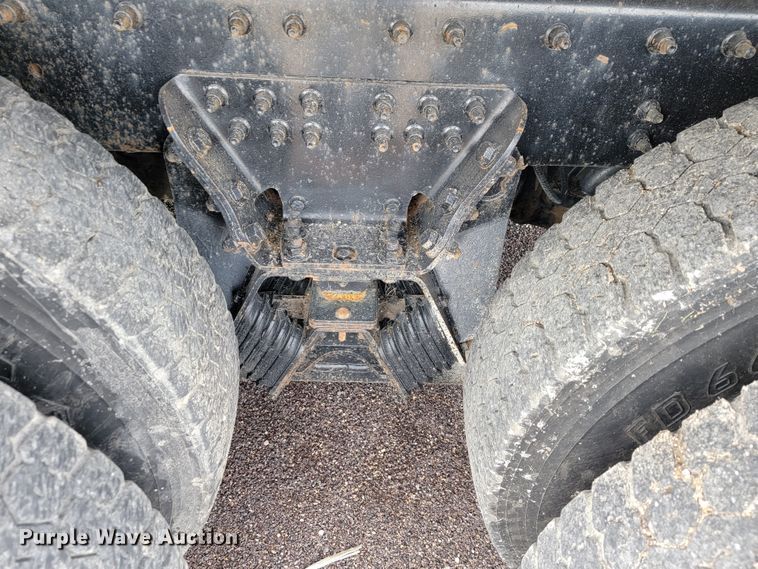 image for item JL9646 2007 International 7400  dump truck