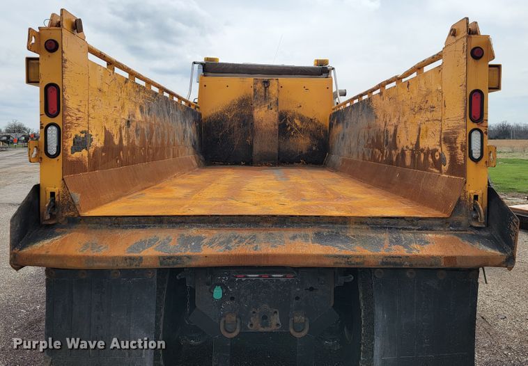 image for item JL9646 2007 International 7400  dump truck