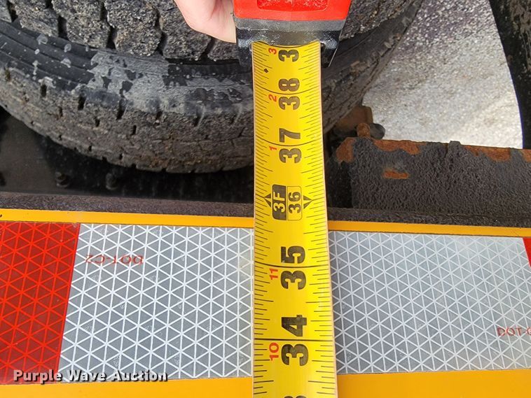 image for item JL9646 2007 International 7400  dump truck