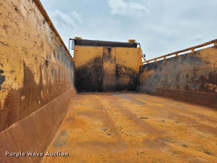 image for item JL9646 2007 International 7400  dump truck