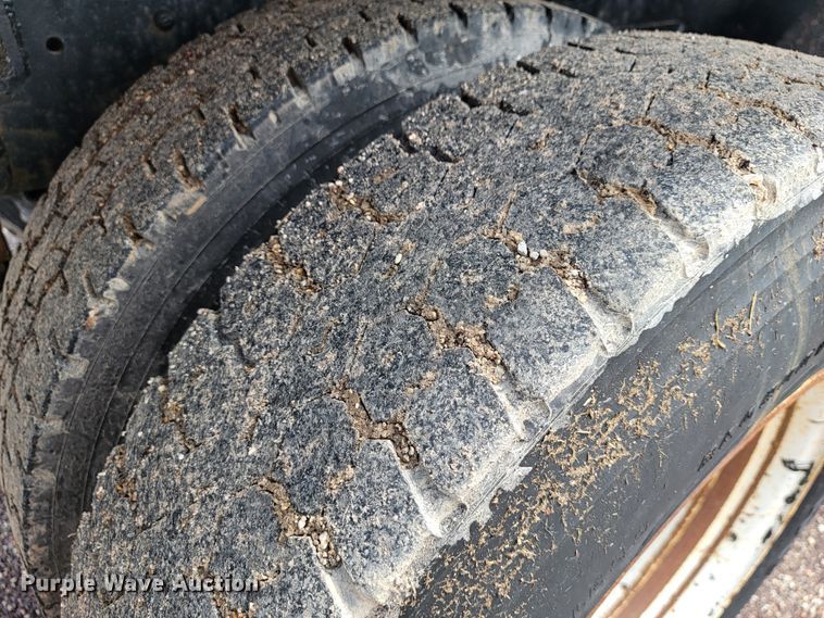 image for item JL9646 2007 International 7400  dump truck