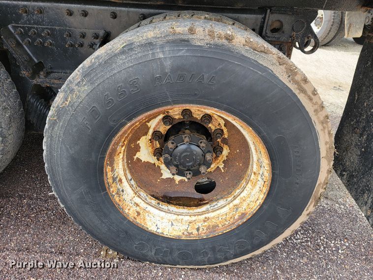 image for item JL9646 2007 International 7400  dump truck