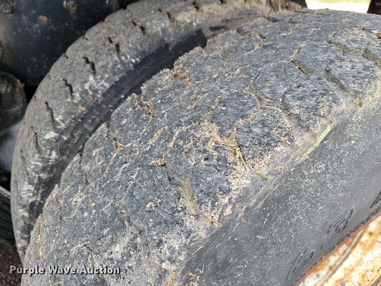 image for item JL9646 2007 International 7400  dump truck