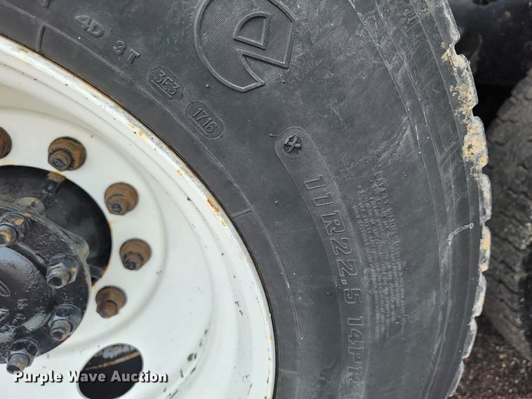 image for item JL9646 2007 International 7400  dump truck