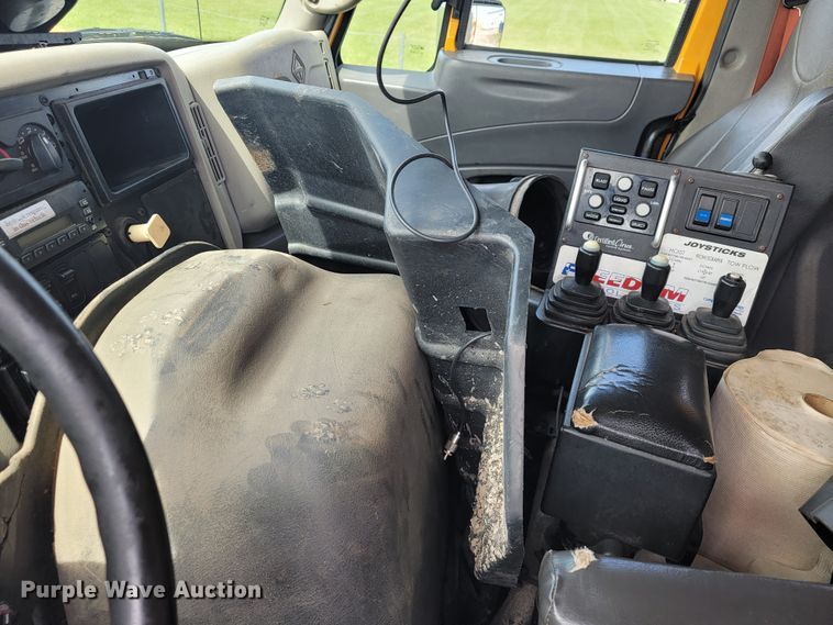 image for item JL9647 2009 International WorkStar 7500  dump truck