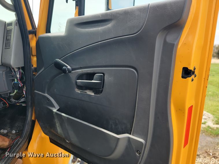 image for item JL9647 2009 International WorkStar 7500  dump truck