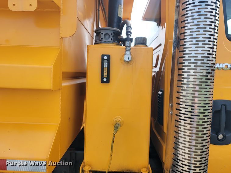 image for item JL9647 2009 International WorkStar 7500  dump truck