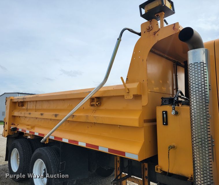 image for item JL9647 2009 International WorkStar 7500  dump truck