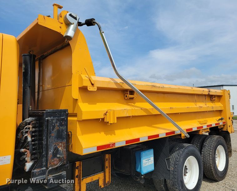 image for item JL9647 2009 International WorkStar 7500  dump truck