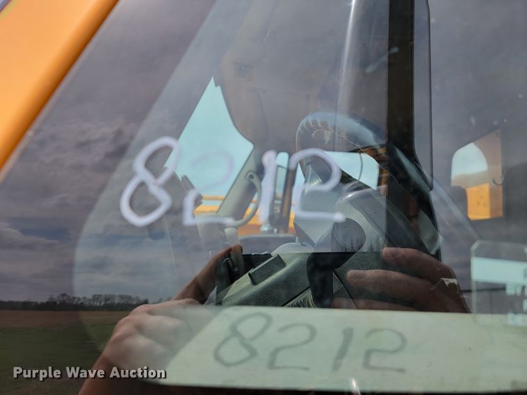 image for item JL9647 2009 International WorkStar 7500  dump truck