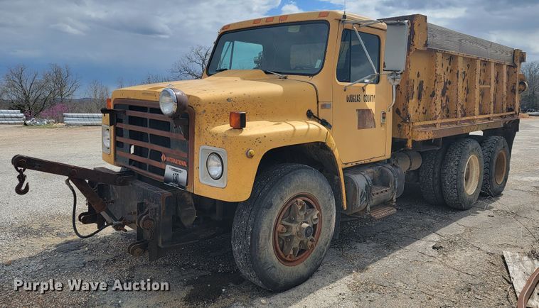 image for item JL9658 1988 International F1954  dump truck