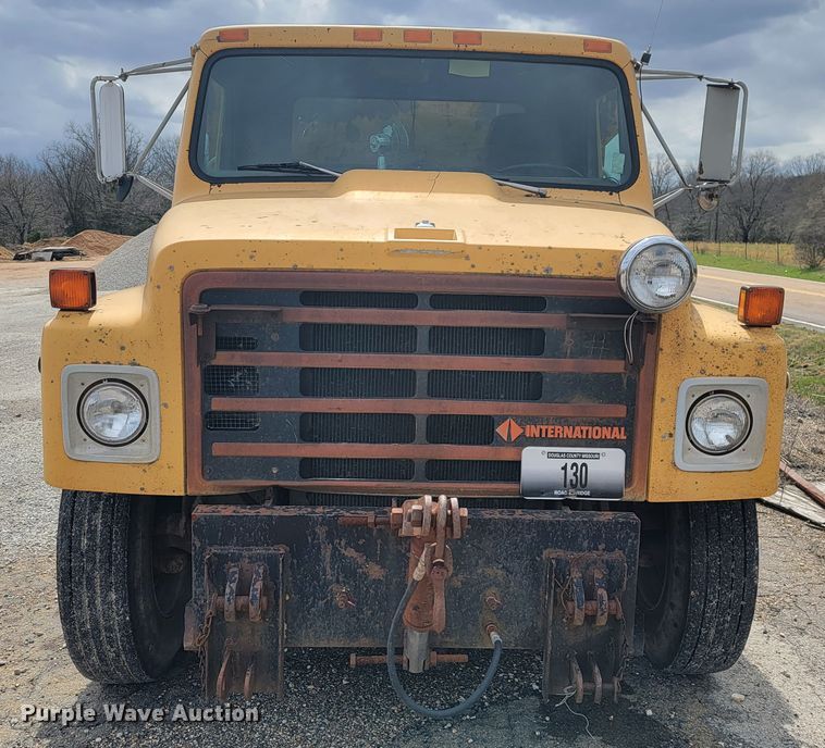 image for item JL9658 1988 International F1954  dump truck