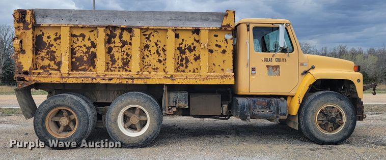 image for item JL9658 1988 International F1954  dump truck