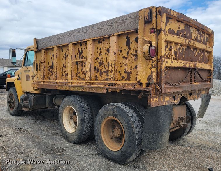 image for item JL9658 1988 International F1954  dump truck