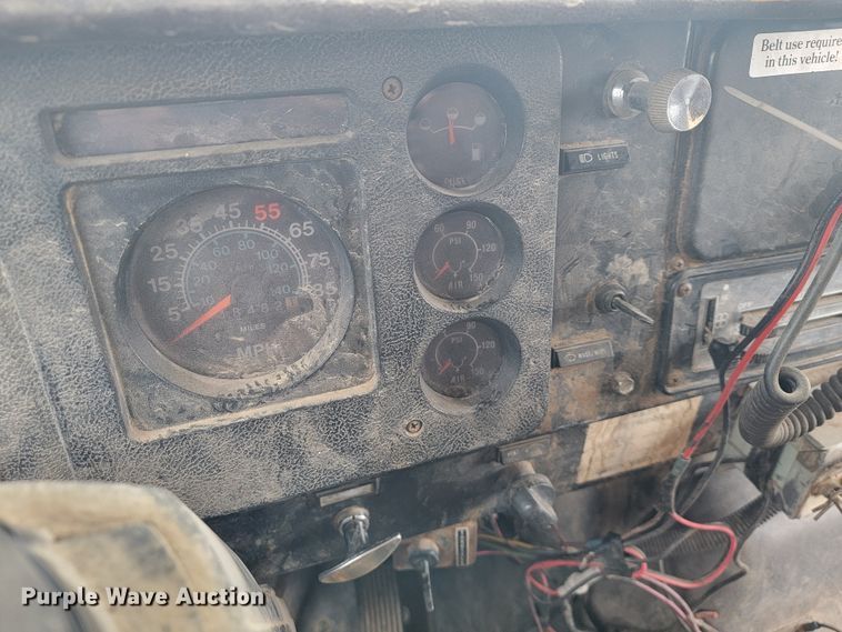 image for item JL9658 1988 International F1954  dump truck