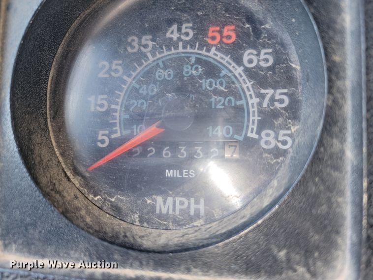 image for item JL9658 1988 International F1954  dump truck