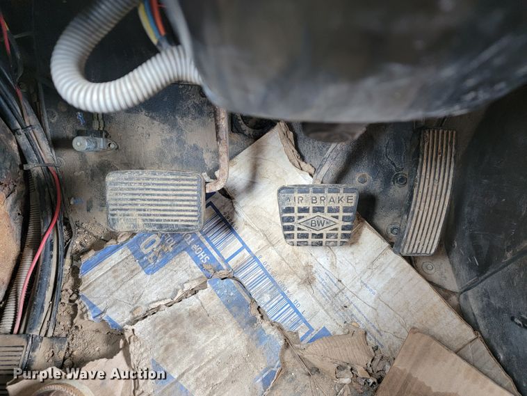 image for item JL9658 1988 International F1954  dump truck