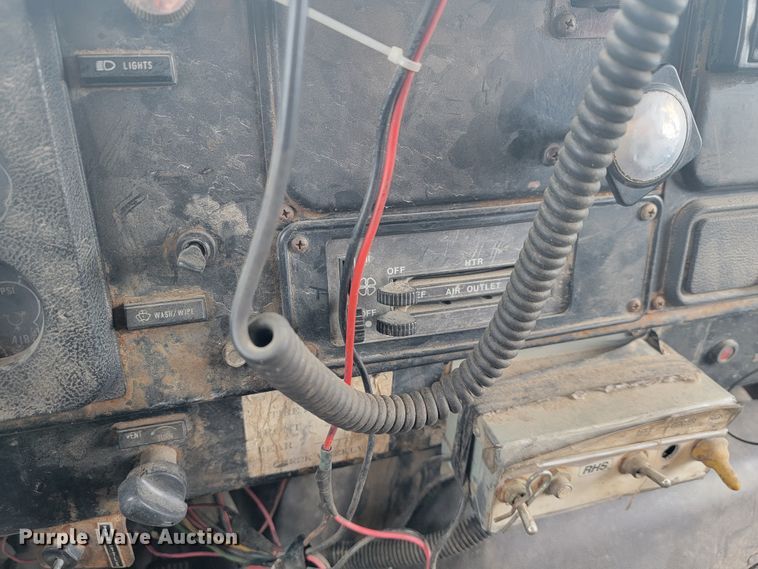 image for item JL9658 1988 International F1954  dump truck