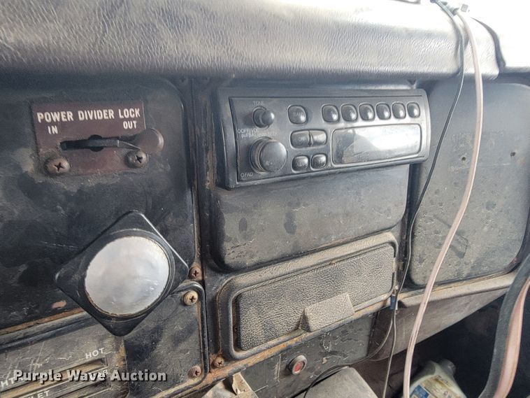 image for item JL9658 1988 International F1954  dump truck