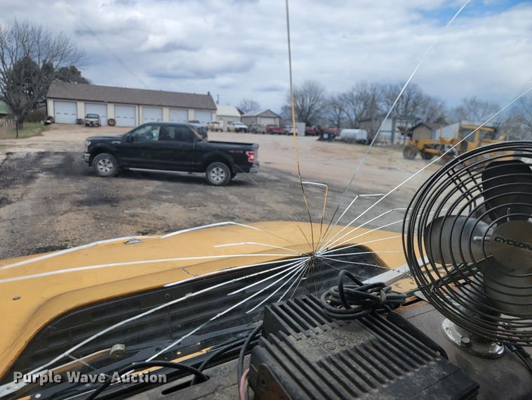 image for item JL9658 1988 International F1954  dump truck