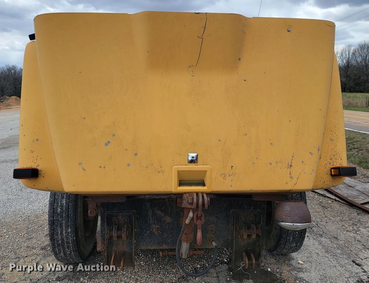 image for item JL9658 1988 International F1954  dump truck