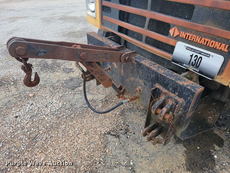 image for item JL9658 1988 International F1954  dump truck