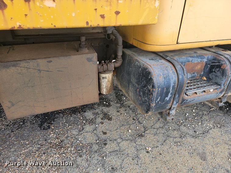 image for item JL9658 1988 International F1954  dump truck