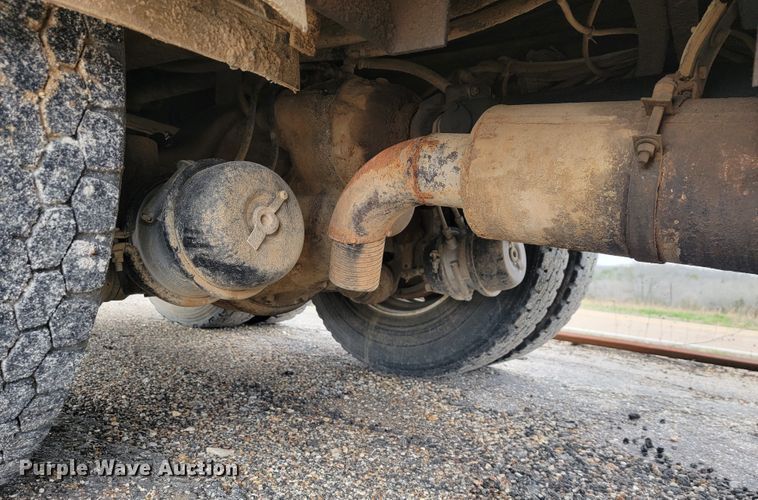 image for item JL9658 1988 International F1954  dump truck